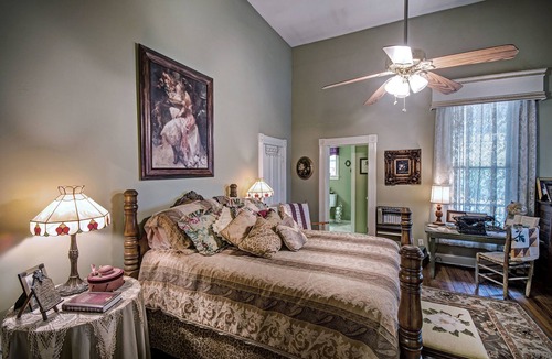 Harperville Bed & Breakfast | Clyde and Marie's Bed & Breakfast