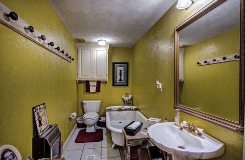 Harperville Bed & Breakfast | Clyde and Marie's Bed & Breakfast