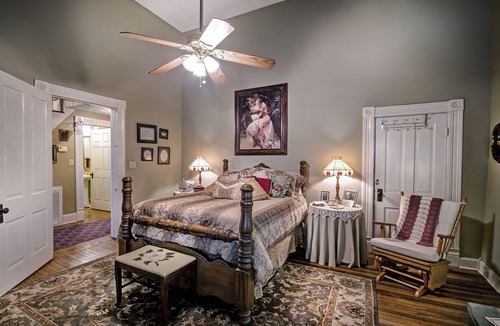 Harperville Bed & Breakfast | Clyde and Marie's Bed & Breakfast