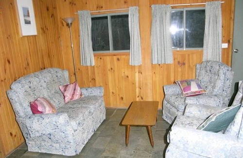 Morton Cottage | Clyde River Retreat (Budawang Cottage)