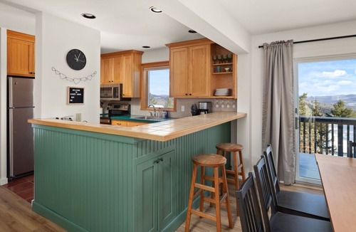 Warren House | Clyde's Cabin 4 Bedroom Home