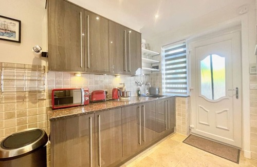 Glasgow House | Clyde Villa Apartment