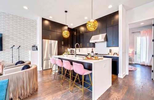 Katie Hill Neighborhood House | CMA Fest double rooftops, hot tubs, movie theaters near Broadway