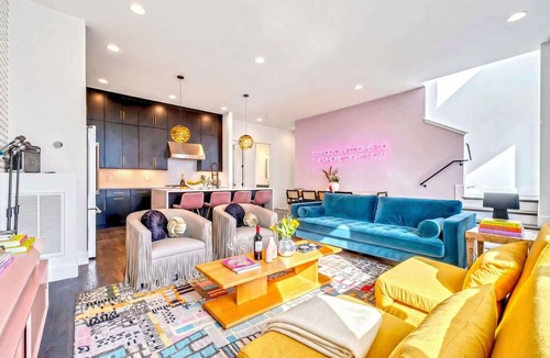 Katie Hill Neighborhood House | CMA Fest double rooftops, hot tubs, movie theaters near Broadway