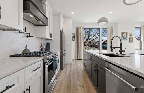 Hurwood Heights House | CMA Fest rooftop hot tubs, sauna, game rooms near Broadway and Geodis Park