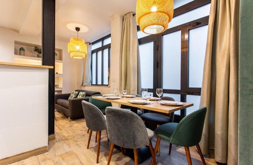 Hopital Saint-Louis Apartment | CMG Canal Saint-Martin / Saint Louis