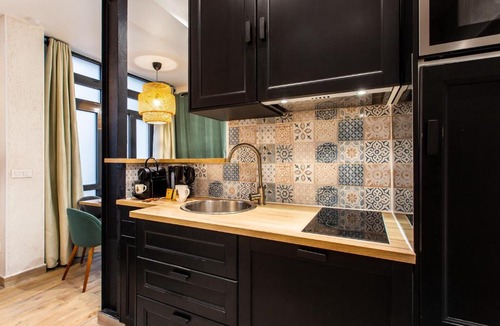Hopital Saint-Louis Apartment | CMG Canal Saint-Martin / Saint Louis