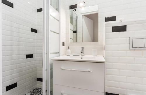 18th Arrondissement Apartment | CMG Sacre Coeur__Hermel
