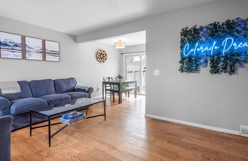 Walnut Grove House | "CO Dreamin" 20 mins to Denver/Boulder ~ Private Yard, Fire Pit, & Pool Table