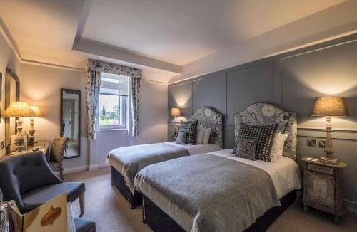 Kew Hotel | Coach & Horses Hotel