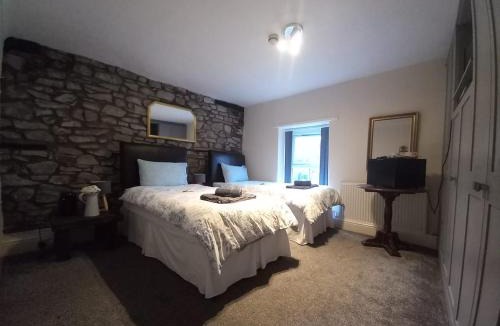 Llangynidr Hotel | Coach & Horses Inn