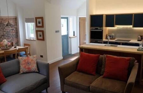 Scaynes Hill House | Coach House & Barn @ Hoods Croft