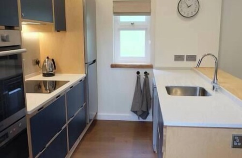 Scaynes Hill House | Coach House & Barn @ Hoods Croft