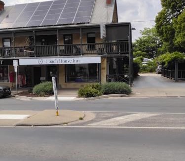 Bright Hotel | Coach House Inn