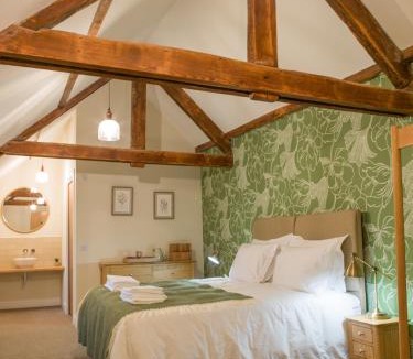 Ratho Bed & Breakfast | Coach House Ratho Park Steading