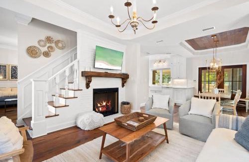 White's Gulfview House | Coach's Corner by Stay on 30A- Pool, Bikes, Golf Cart