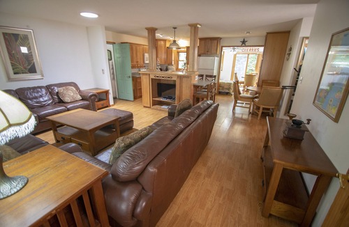 Sister Bay Hotel | Coachlite Inn