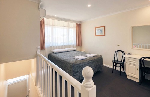 Parkes Hotel | Coachman Hotel Motel