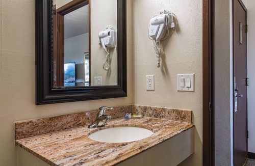 Sehome Hotel | Coachman Inn