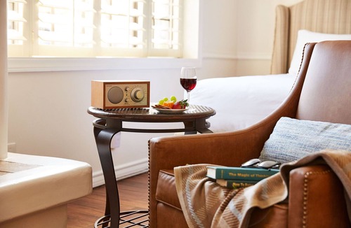 Golden Rectangle Hotel | Coachman's Inn, A Four Sisters Inn