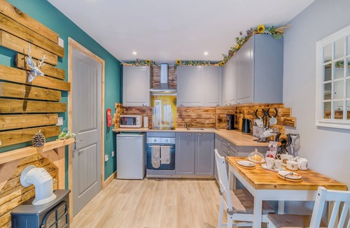 Bisterne Cottage | Coachmans Cottage - UK50418