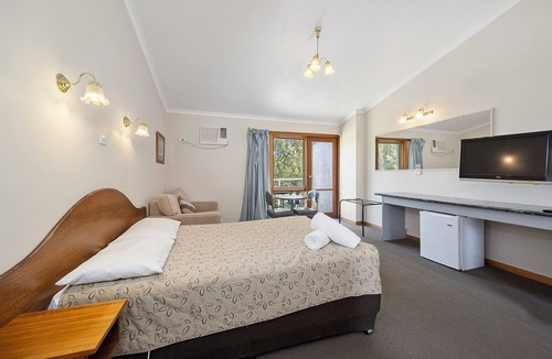 Korumburra Hotel | Coal Creek Motel
