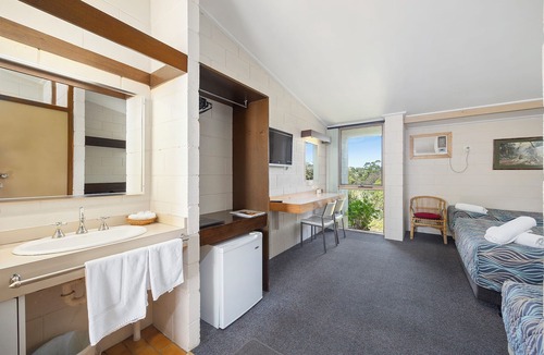 Korumburra Hotel | Coal Creek Motel