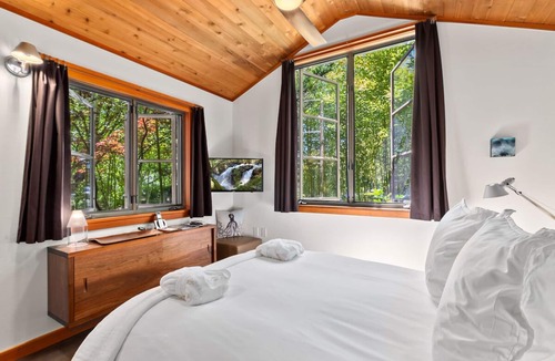 Manzanita Hotel | Coast Cabins