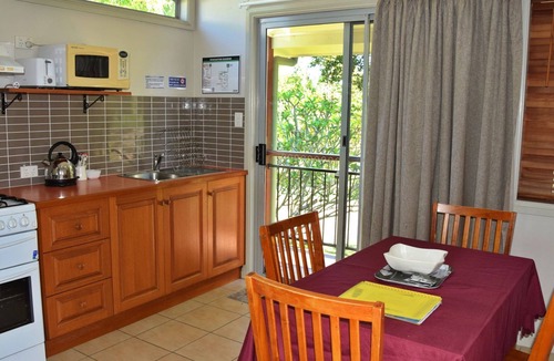 Rainbow Reach Cabin | Coast & Country Cabin 2