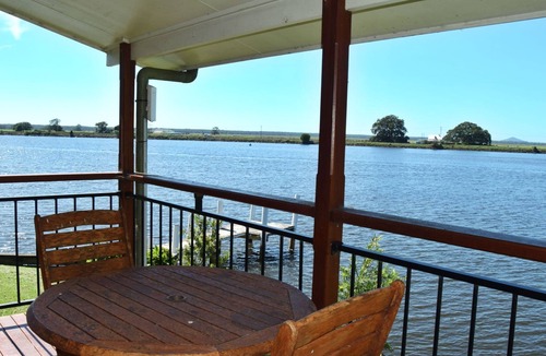 Rainbow Reach Cabin | Coast & Country Cabin 3