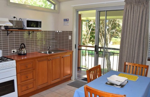 Rainbow Reach Cabin | Coast & Country Cabin 5