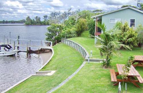 Rainbow Reach Cabin | Coast & Country Cabin 5