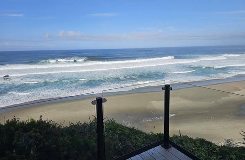 Nelscott House | COAST LINE-Ocean Views for miles & miles. 4-bedroom 4-bath house in Lincoln City