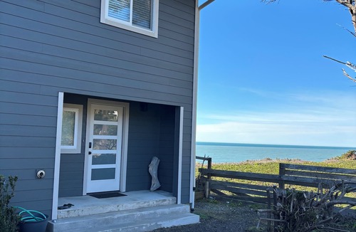 Nelscott House | COAST LINE-Ocean Views for miles & miles. 4-bedroom 4-bath house in Lincoln City