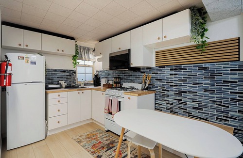 Sharp Park Apartment | Coast PalmTree Yard 2BR Block from Beach