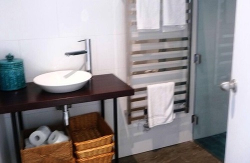 Oneroa House | Coast - panoramic views from large spacious home.