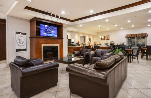 Weyburn Hotel | Coast Weyburn Hotel