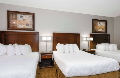 Weyburn Hotel | Coast Weyburn Hotel