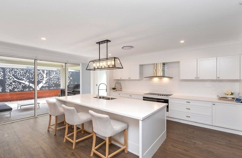 Killcare Heights House | Coastal Ambience by HolidayCo.