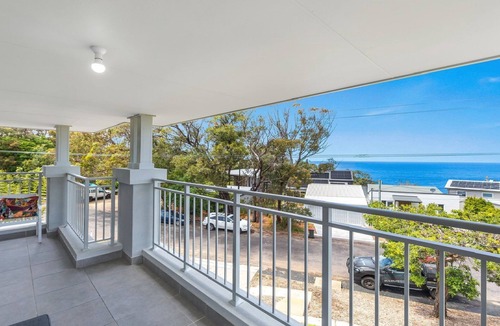 Killcare Heights House | Coastal Ambience by HolidayCo.