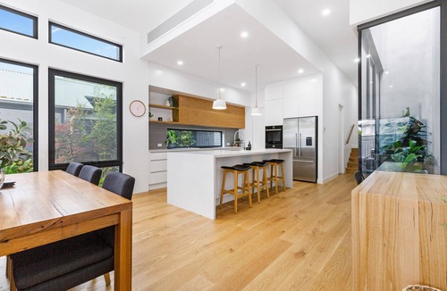 Mornington House | Coastal Architectural Elegance