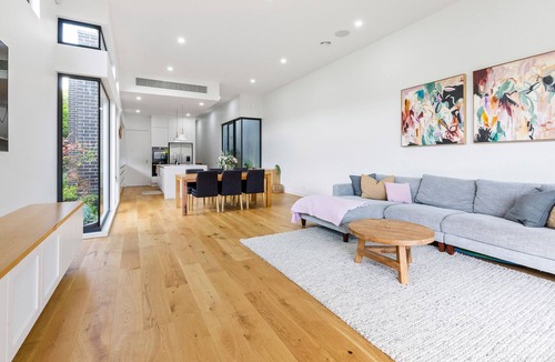 Mornington House | Coastal Architectural Elegance