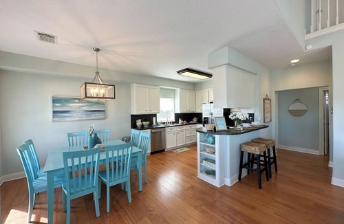 Indian Beach House | Coastal Beach Retreat - Dog Friendly