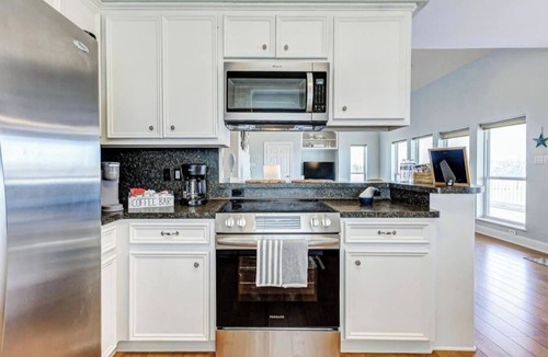 Indian Beach House | Coastal Beach Retreat - Dog Friendly
