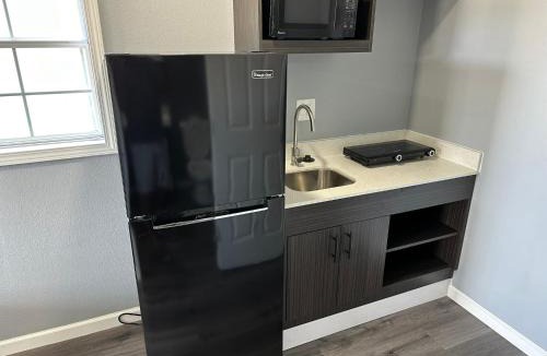 Long Mott Hotel | Coastal Bend at Seadrift, Motel & RV Park