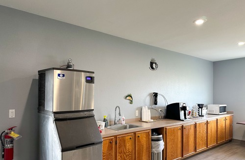 Long Mott Hotel | Coastal Bend at Seadrift, Motel & RV Park