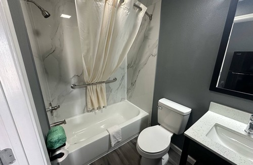 Long Mott Hotel | Coastal Bend at Seadrift, Motel & RV Park