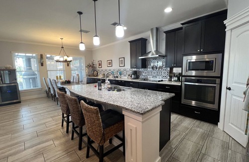 Corpus Christi House | Coastal Bliss, Sleeps 11, Pet friendly, HEATED pool, GREEN light fishing!