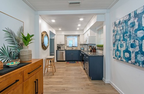 Bay Esplanade House | Coastal Breeze - Beach Pool Home - Steps to North Beach!