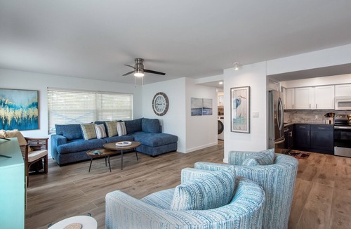 Bay Esplanade House | Coastal Breeze - Beach Pool Home - Steps to North Beach!